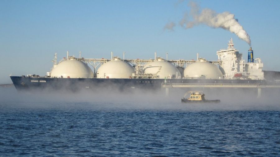 EADaily: первый танкер с балтийского терминала СПГ «Газпрома» пошел мимо Европы