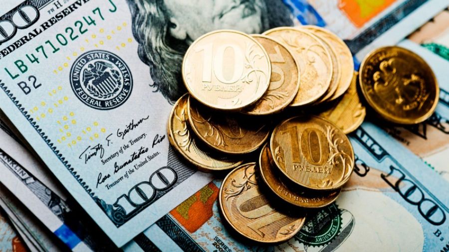 Аналитики Сбербанка рассказали, что будет с курсом рубля и доллара в ближайшее время