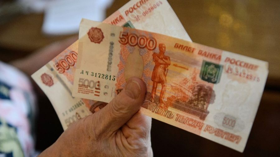 Пенсионерам и инвалидам России начнут выдавать пособия до 10 тысяч рублей в 2022 году
