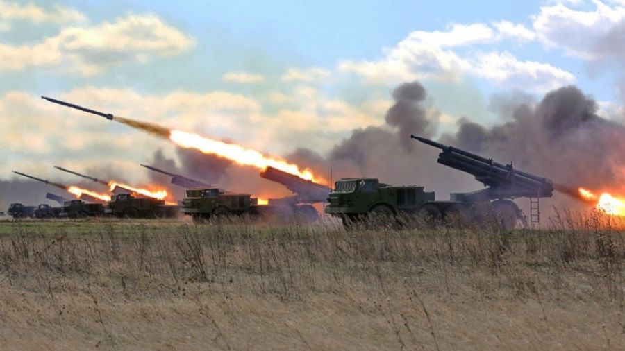 Русская весна: Артиллерия ВС России уничтожает взводный опорный пункт ВСУ