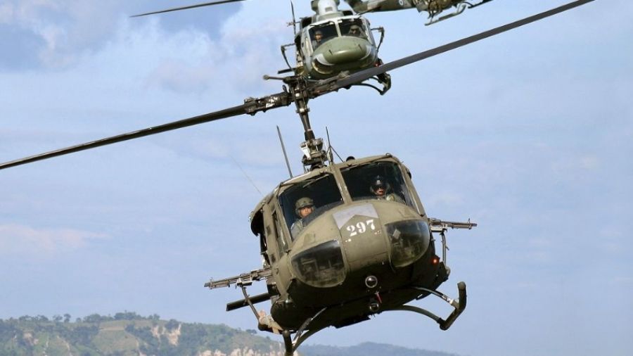 В Мариуполе сбили два украинских вертолета Ми-8, которые пытались прорваться в город