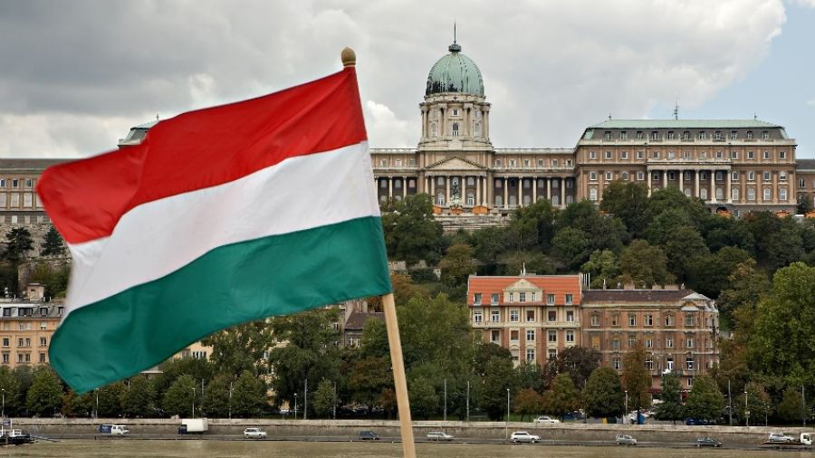 Венгрия согласилась платить за российский газ в рублях