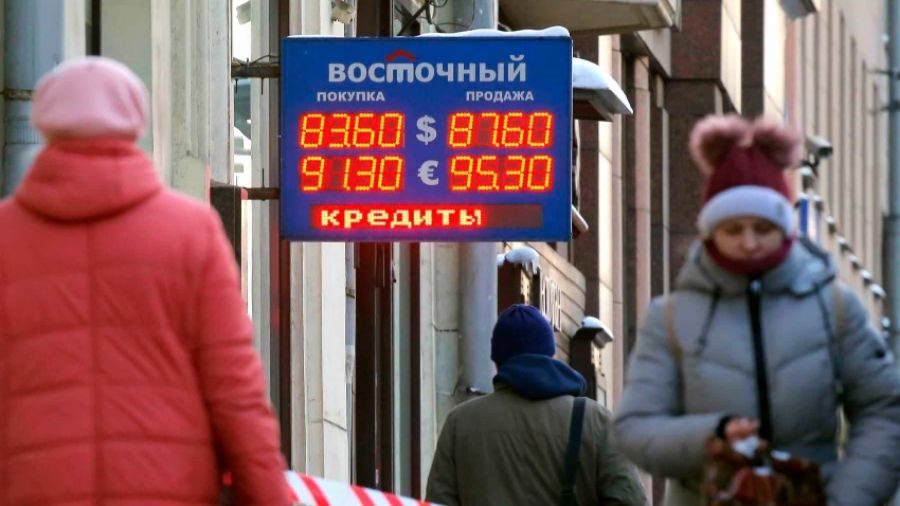 В Минфине РФ сообщили, что дефолт стране пока не грозит