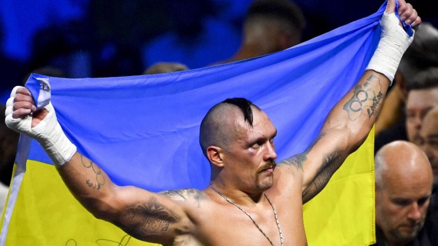 РВ: Украинский боксер Усик в поселке Нью-Йорк угрожает захватить полуостров Крым и Донбасс