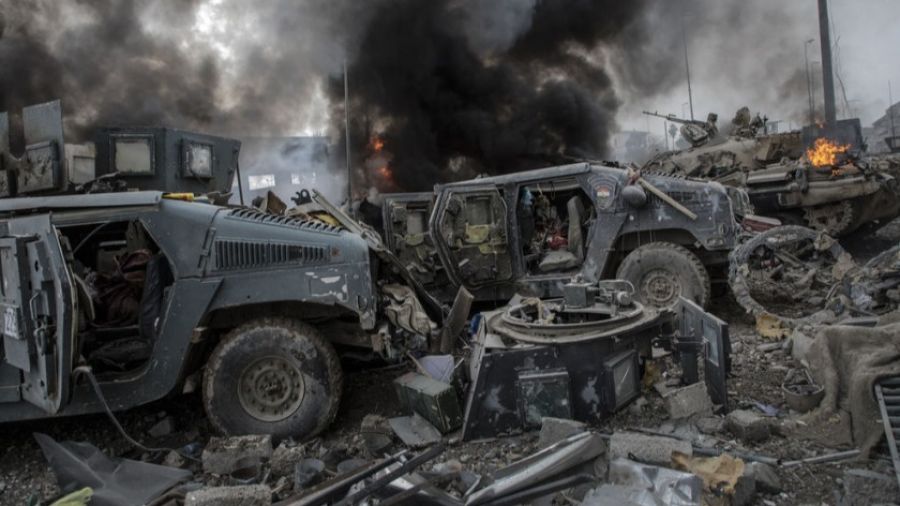 "РВ" показала разбитый "Хаммер" и другую технику ВСУ на переправе у взорванного моста в Бахмуте