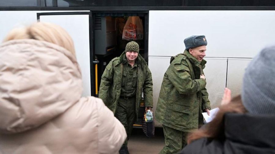 МК: Вернувшийся из украинского плена российский боец рассказал о пытках ВСУ