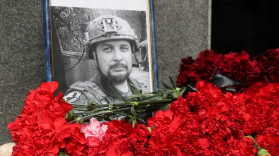 Певица Юлия Чичерина опубликовала клип "Солдат", посвященный военкору Владлену Татарскому