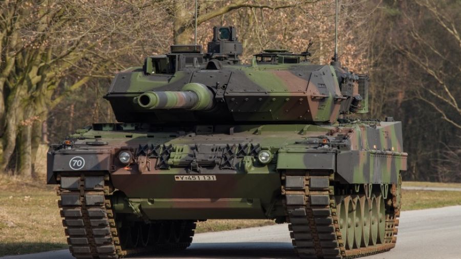 Военкор Котенок опубликовал видео колонны немецких танков Leopard 2A4 ВСУ на Украине