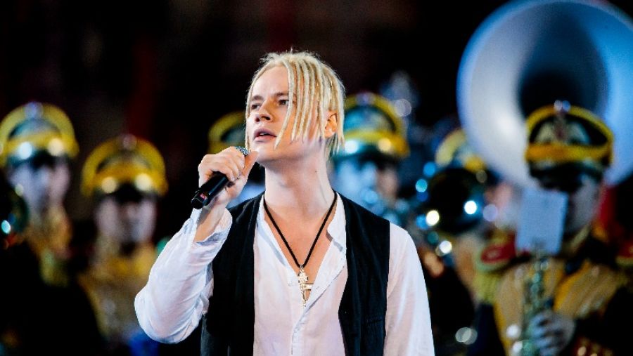 Певец из РФ SHAMAN передал гуманитарную помощь подразделению "Эспаньола" в зоне СВО