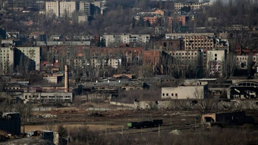 РВ: боевики ВСУ заминировали улицы в пылающем Бахмуте и прячутся в квартирах от огня ЧВК «Вагнер»