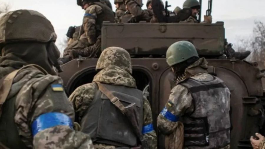 "РВ" показала, как выглядит последняя дорога из Артемовска для бегущих военных ВС Украины