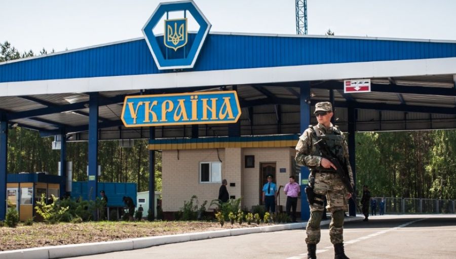Военнообязанным мужчинам разрешили уезжать из Украины в командировку на неделю под залог
