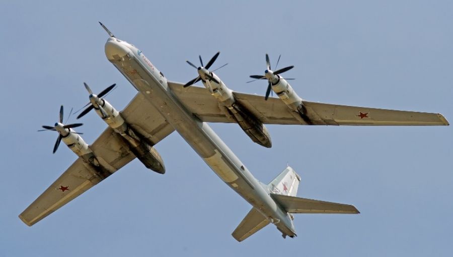 Противолодочный самолёт Ту-142 ВКС из РФ напугал атомные подлодки ВМС США в Тихом океане