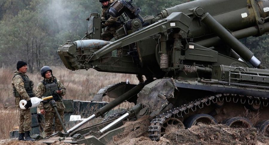 Военный эксперт Ходарёнок объяснил самоуничтожение украинской САУ 2С7 «Пион»