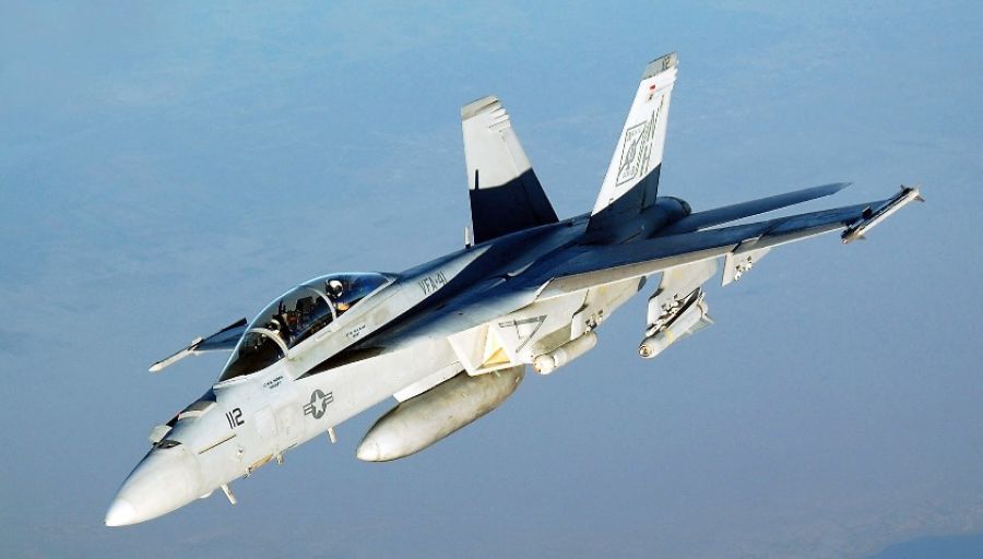 За взрывами на военном аэродроме в Крыму наблюдал американский истребитель F-18 ВВС США