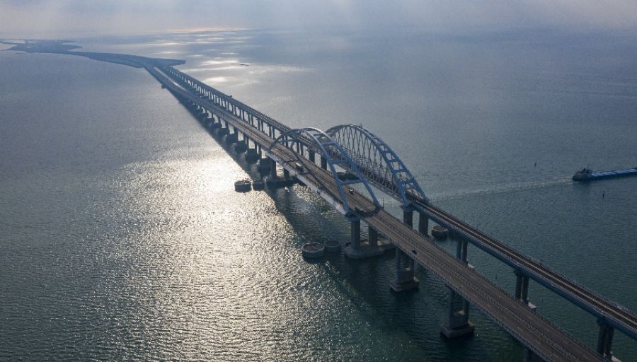 На Украине пообещали уничтожить Крымский мост и быстро взять Крым