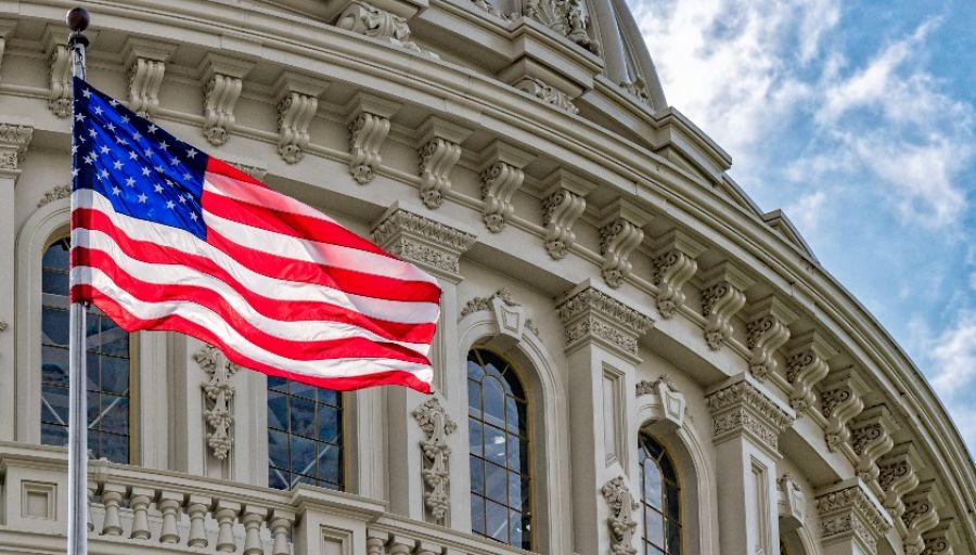 Хазин о США: нельзя начинать военные действия, если у вас в тылу пожар