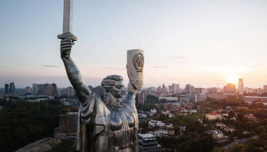 Герб СССР на монументе «Родина-мать» в Киеве заменят на трезубец при наличии средств