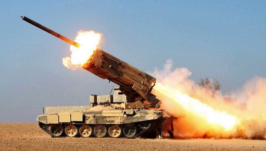 Танки ВС РФ прикрывают ТОС-1А "Солнцепек" во время нанесения ударов по ВСУ в Донбассе