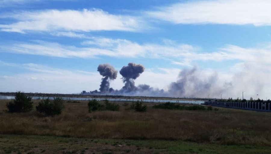 Мощные взрывы прогремели в Крыму