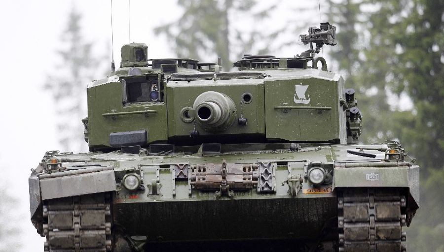 СП: Вместо немецких танков "Леопардов" Польша заведет "Черных пантер"