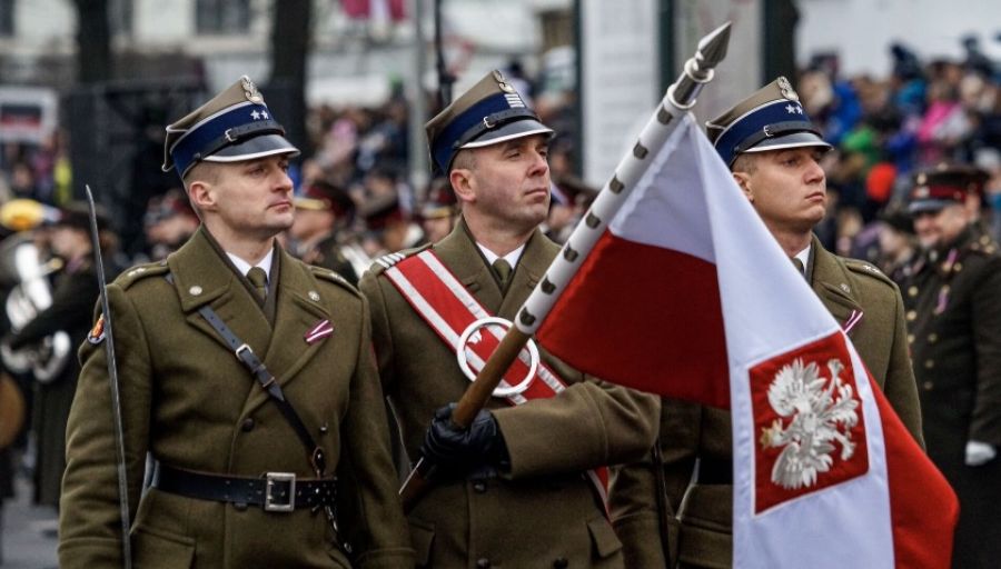 Польша может перебросить армию в Западную Украину