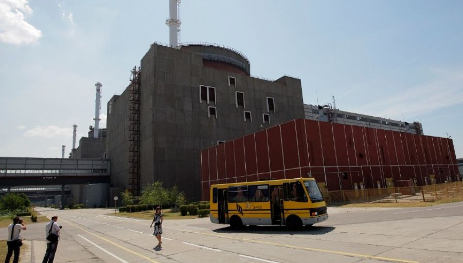 Запорожская АЭС во второй раз стала целью обстрелов ВСУ, на станции сильный пожар