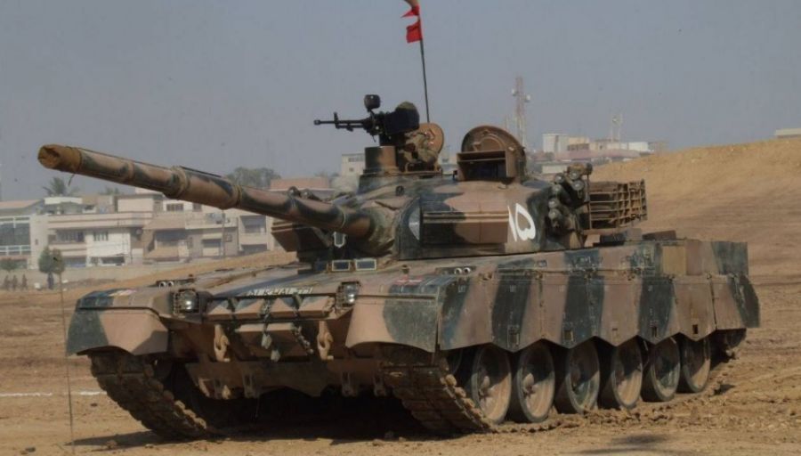 Более сотни танков ВС Ирана обнаружены в 10 километрах от границы с Азербайджаном