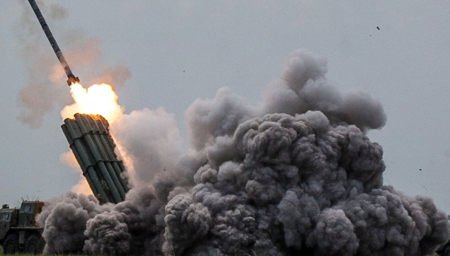 Пожары на фоне рассвета: Российские войска нанесли ракетные удары по целям в Харькове