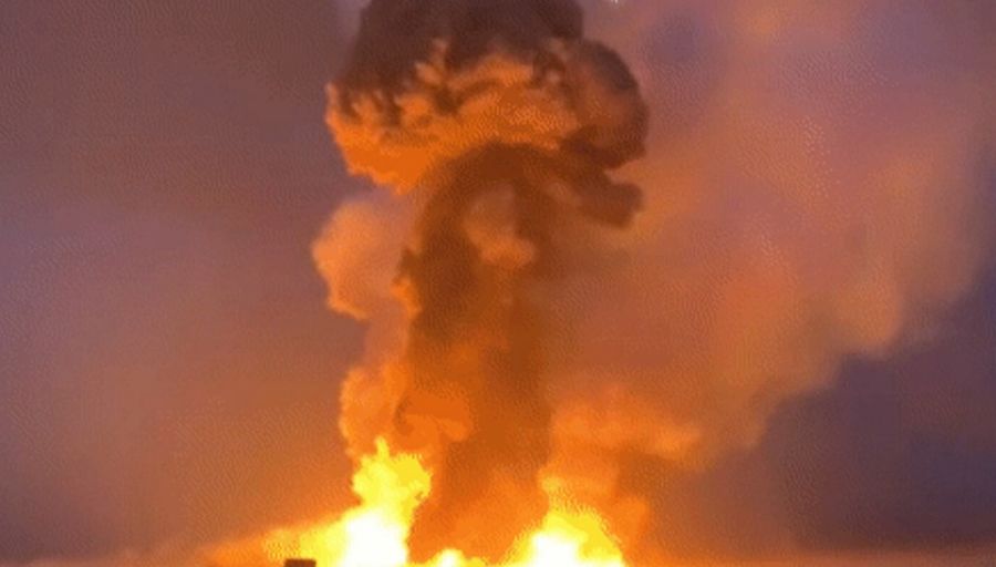 Мощнейшие взрывы прогремели на территории складских построек в херсонском Скадовске