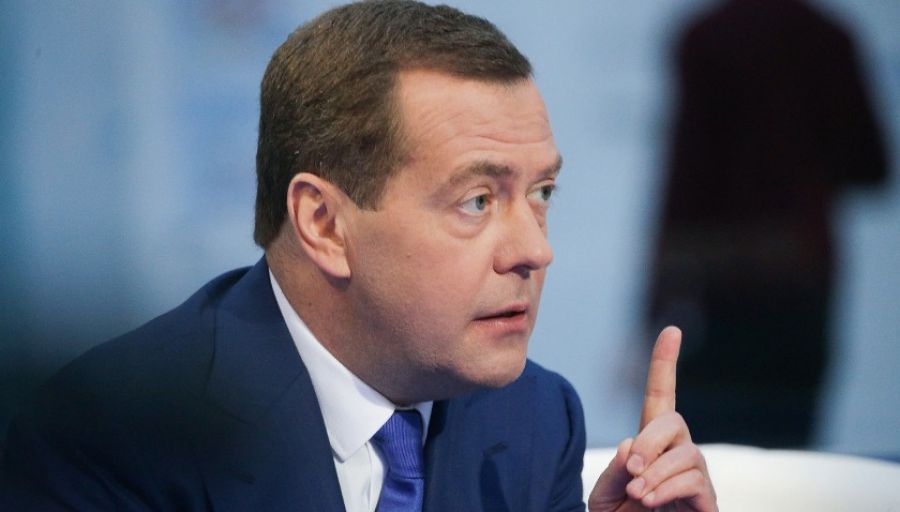 Медведев заявил, что ВС из РФ успешно занимаются конфискацией украинского имущества
