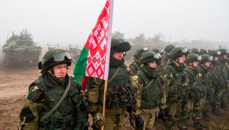 Генштаб ВСУ: 13 тысяч военных из ВС Белоруссии на границе Украины ждут сигнала войти в СВО