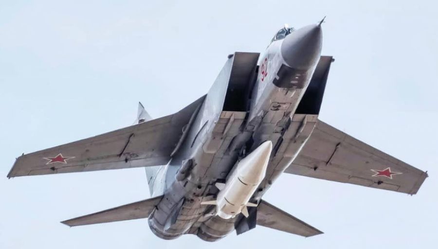 Переброшенные в Калининград истребители МиГ-31 "Кинжалами" могут ударить по НАТО