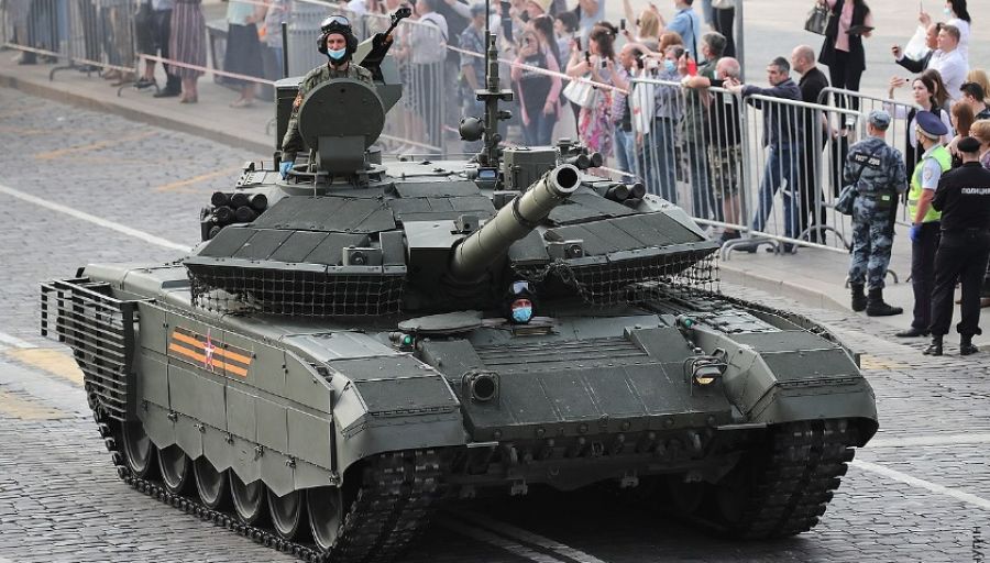 Гендиректору УВЗ Потапову вручили контракты по поставкам танков Т-90М