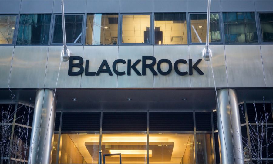 Крупнейший управляющий активами в мире Blackrock вложил 400 млн $ в майнинг биткоина