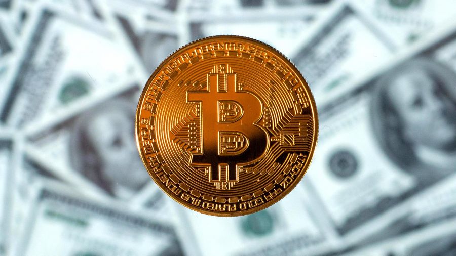 Биткоин вырос на 304% за последние 12 месяцев