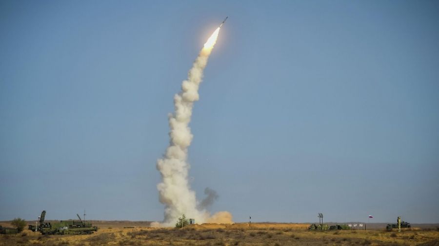 РВ: мощнейшие взрывы в городах Украины, ракеты ВС России летят на запад