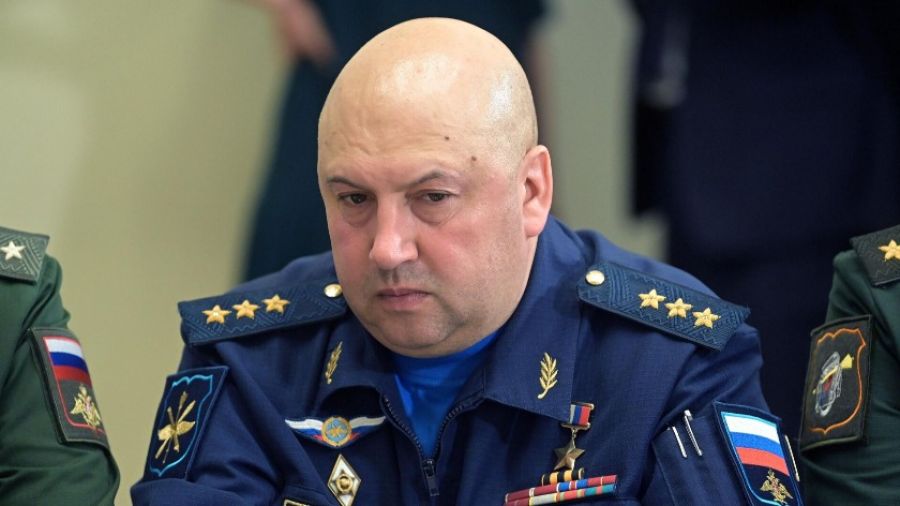 Стариков: генерал Сергей Суровикин перенял инициативу и перемалывает резервы ВСУ