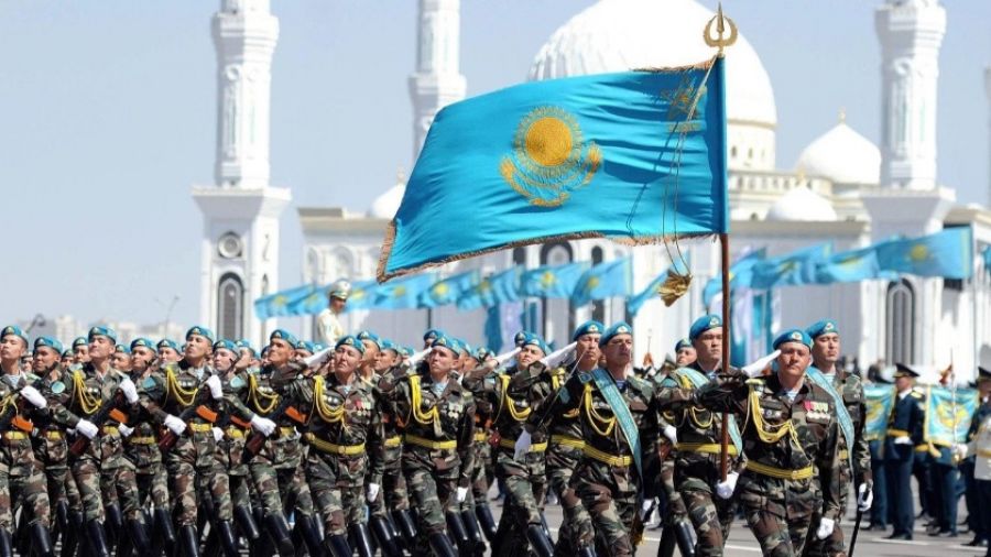 "СП": Казахстан вызывает "под ружье" офицеров запаса