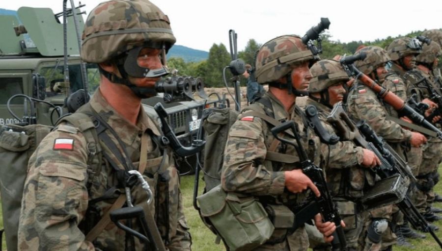 Экс-разведчик армии США Риттер проинформировал о планах Польши оккупировать Запад Украины