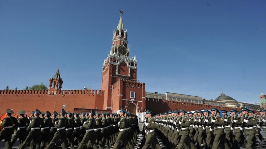 Французский генерал в отставке Яковлефф призвал ВСУ бомбить военные парады на 9 мая в РФ