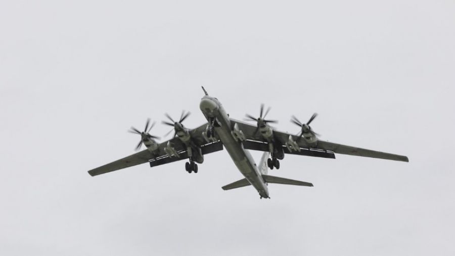 РВ: В воздухе бомбардировщики Ту-95 ВКС РФ, ракеты Х-101 несутся к Украине из Волгодонска