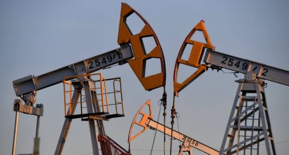 Эксперт Канищев: ЕС не хочет "злить русского медведя" и ввел такой потолок цен на нефть