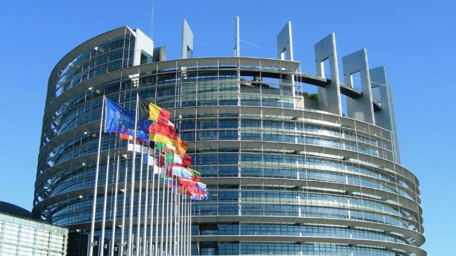 РБК: Европейский парламент превращает "Катаргейт" в политическое оружие