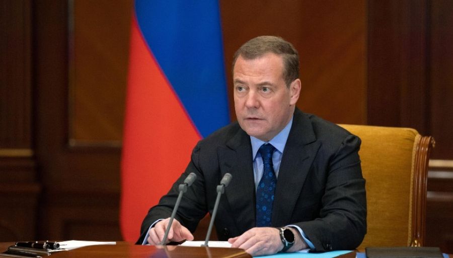 Зампред СБ РФ Дмитрий Медведев заявил, что сам пишет посты в Telegram