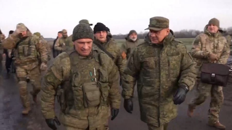 Министр обороны России Сергей Шойгу побывал в окопах в зоне СВО на Украине