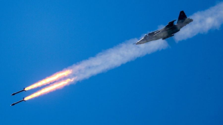 Экипажи Су-25 ВКС России ракетными авиационными ударами уничтожили позиции ВС Украины