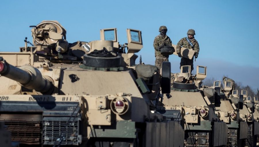 В греческом Александруполисе поезд с бронемашинами и танками США и НАТО сошел с рельсов