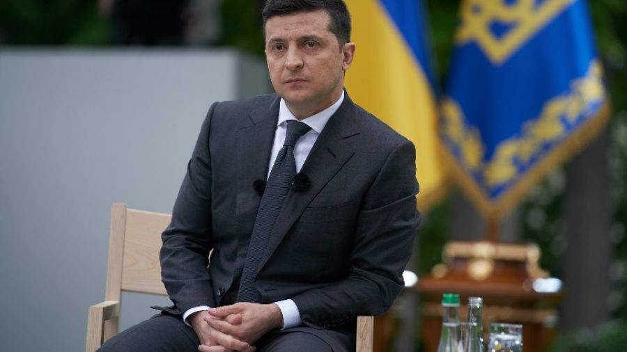 Украинцы призвали Зеленского не продлевать военное положение и вернуть военнослужащих домой