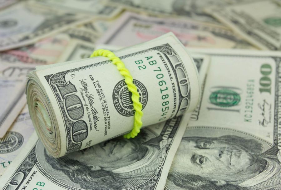 Экономист Наметкин: на мировых рынках стали реже приобретать наличные доллары